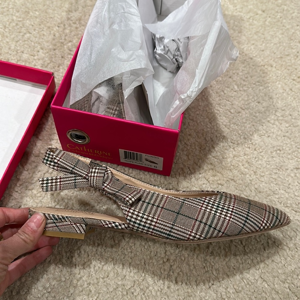 Brand new pointed toe plaid flats!